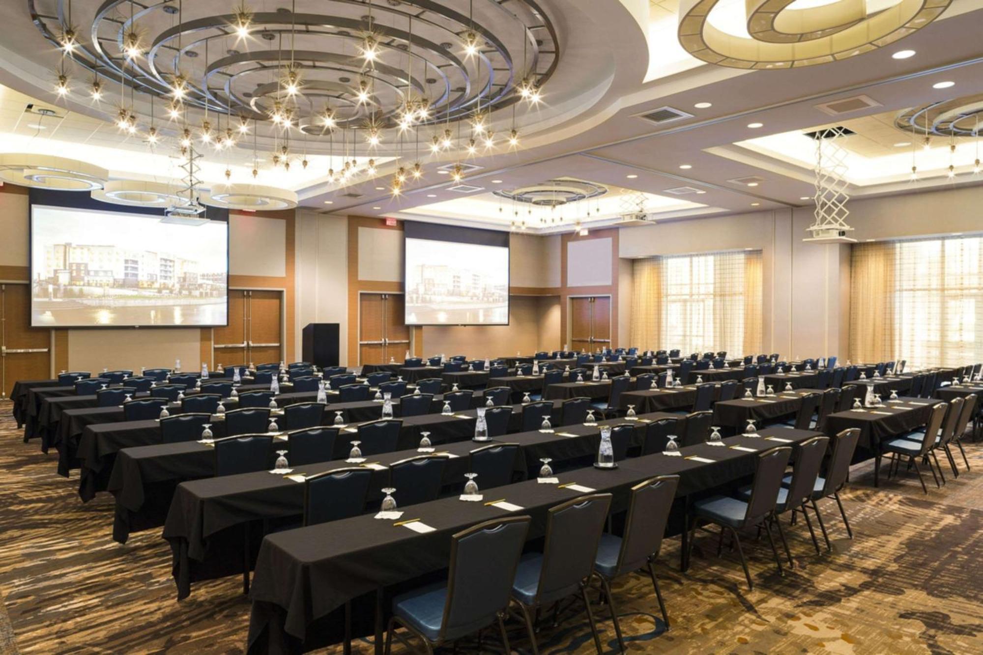Hilton Garden Inn Sioux Falls Downtown Екстериор снимка