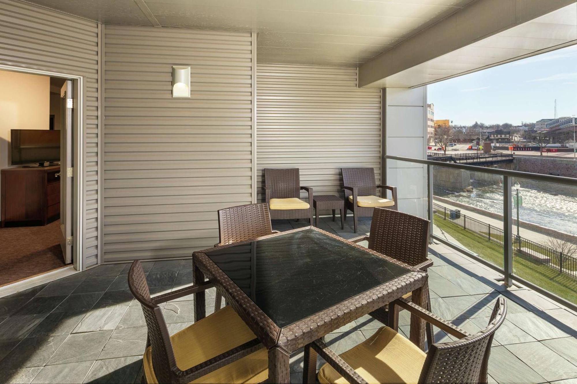Hilton Garden Inn Sioux Falls Downtown Екстериор снимка