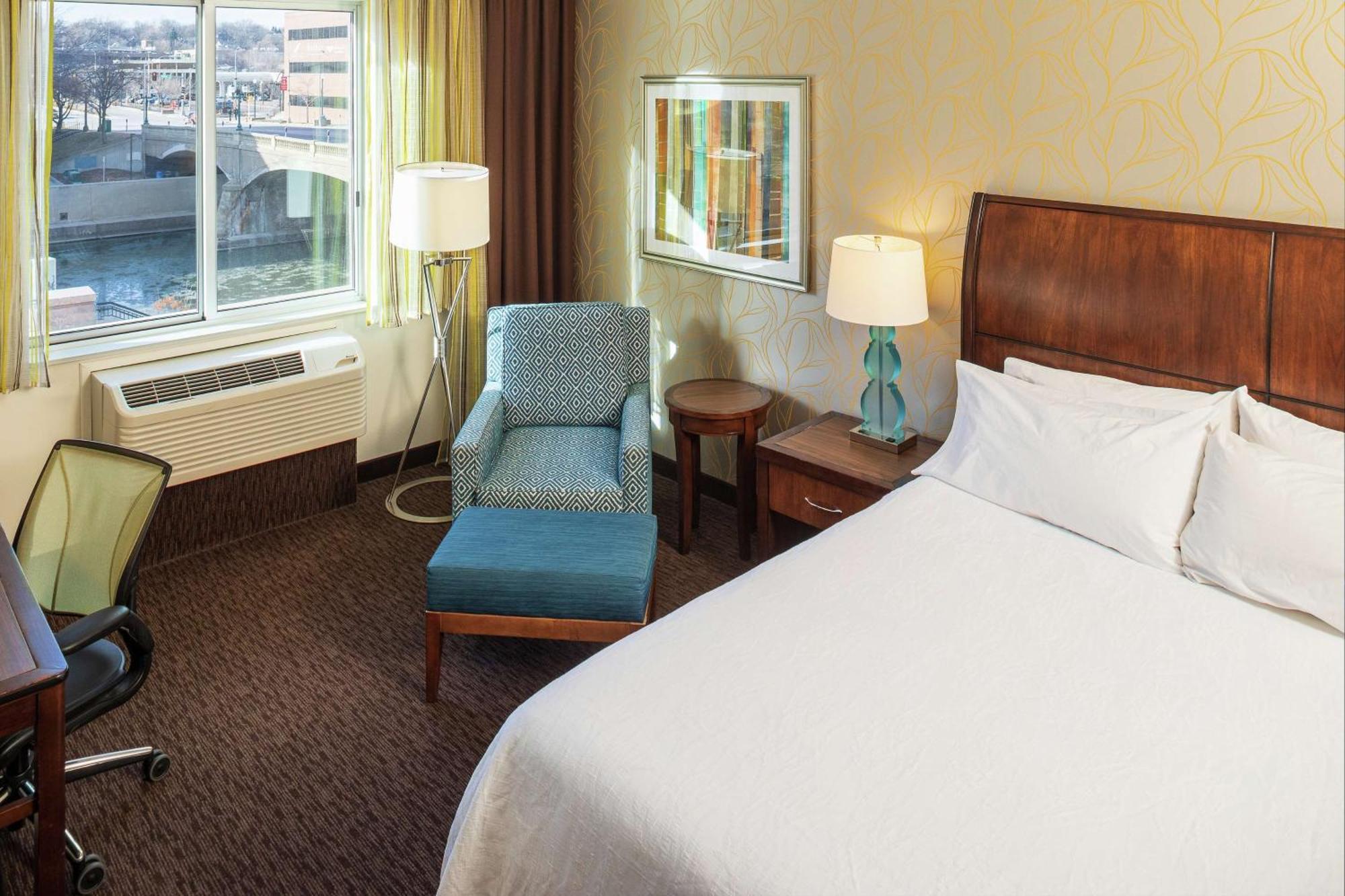 Hilton Garden Inn Sioux Falls Downtown Екстериор снимка